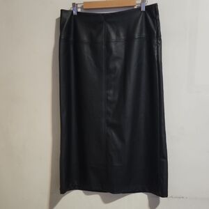 Chic Black Pencil Skirt